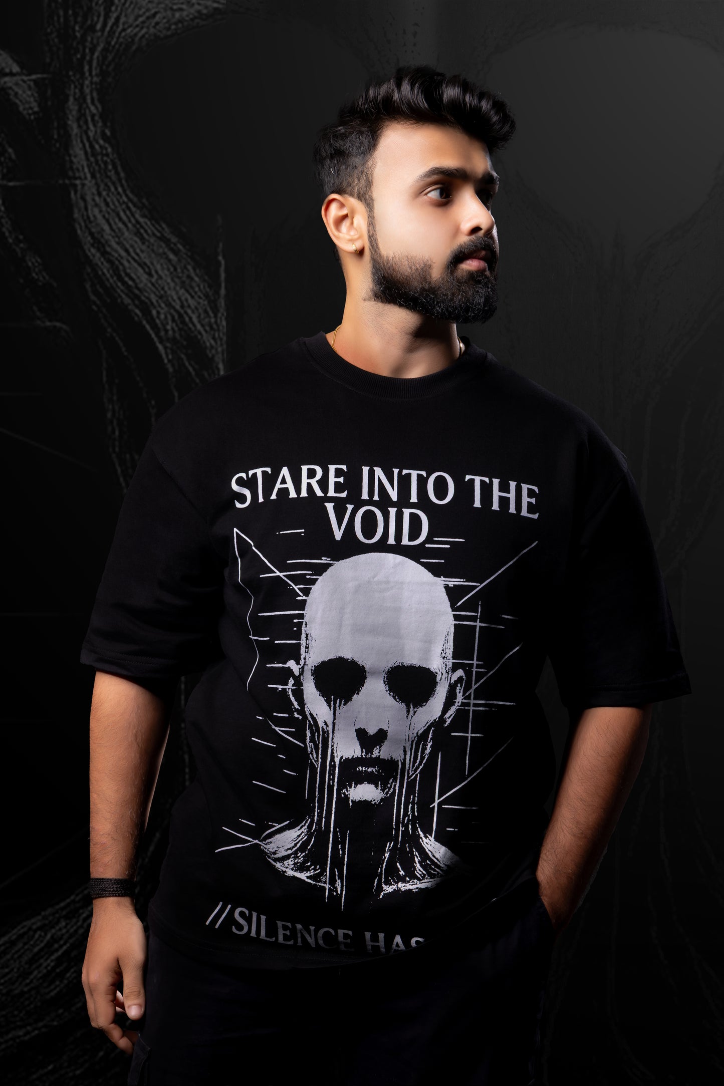 Eyes of Silence – Oversized Unisex Horror-Inspired Streetwear T-Shirt